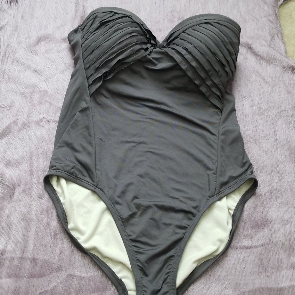 Swim suit